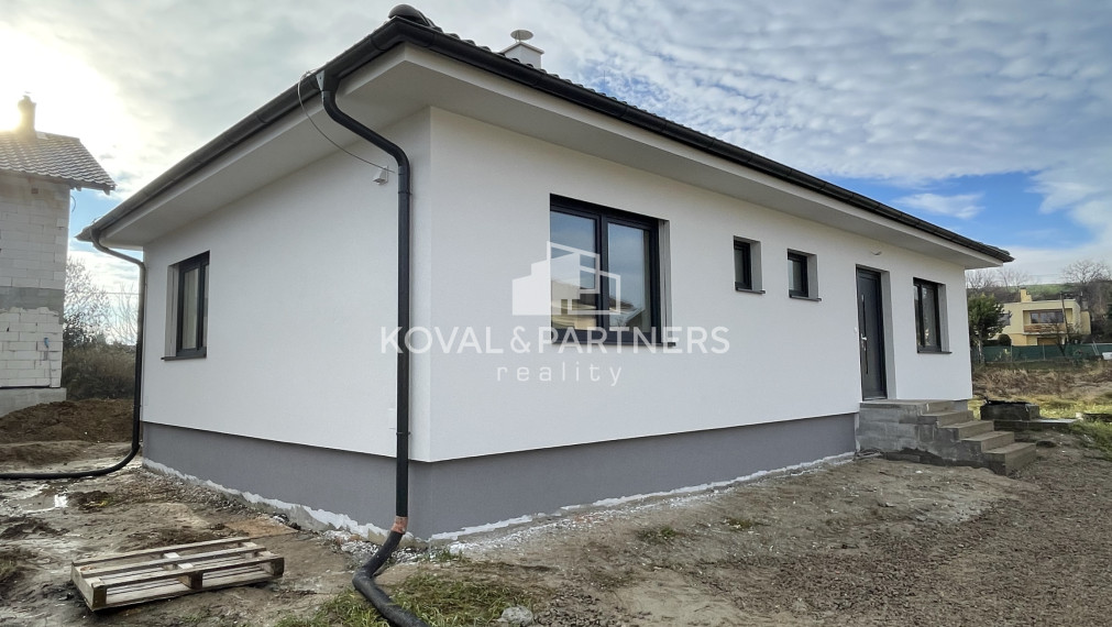 4 izbová novostavba Bungalovu - Veľké Zálužie