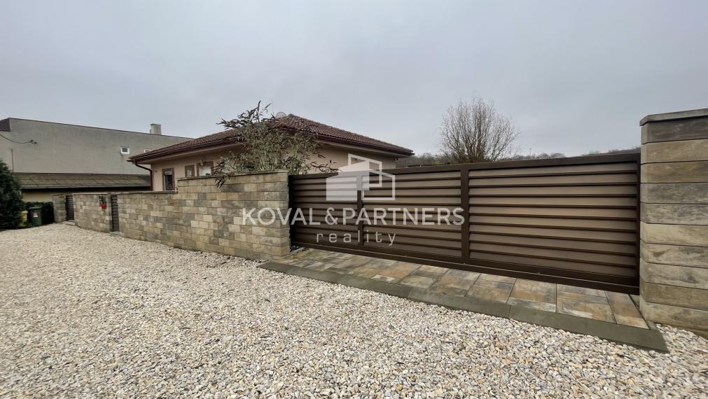 Útulný 3 izbový rodinný dom v Kolíňanoch