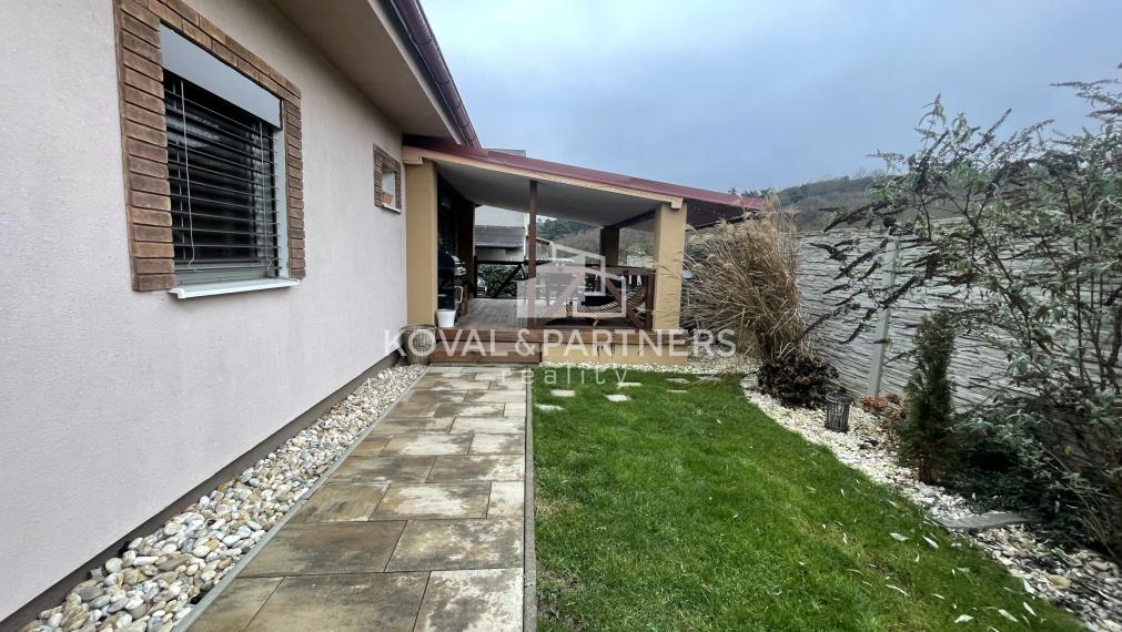 Útulný 3 izbový rodinný dom v Kolíňanoch