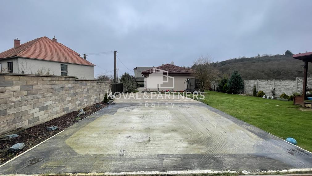 Útulný 3 izbový rodinný dom v Kolíňanoch