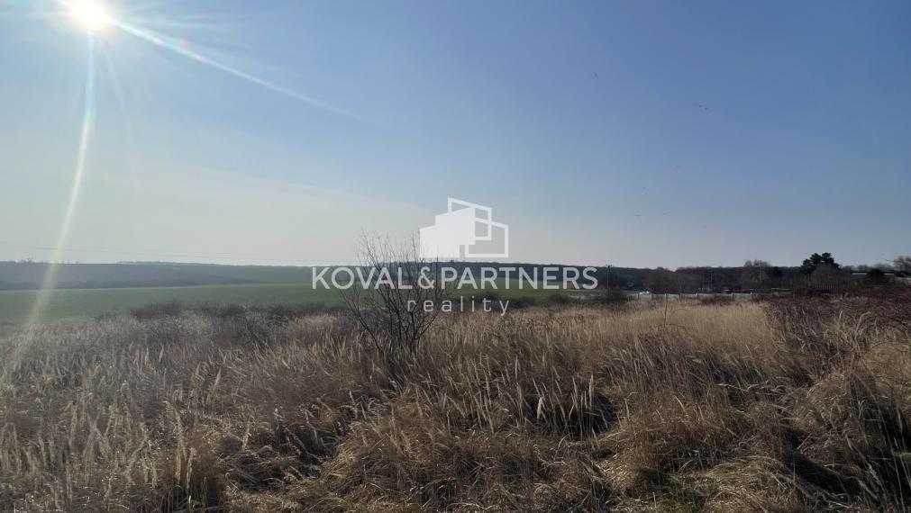 Na predaj orná pôda 3706 m2