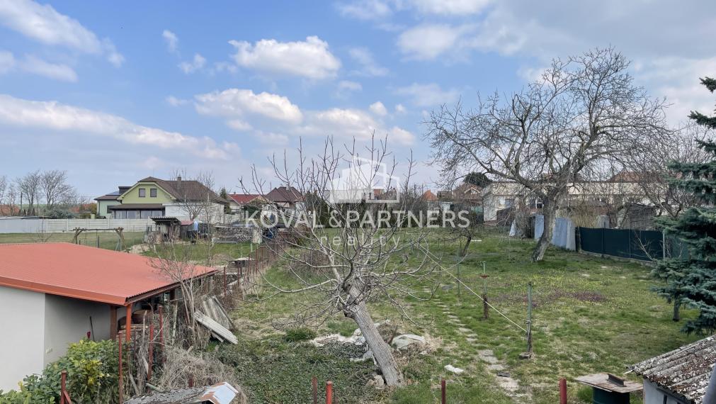 3 izbový rodinný dom s krásnym pozemkom 1511 m2 v Janíkovciach