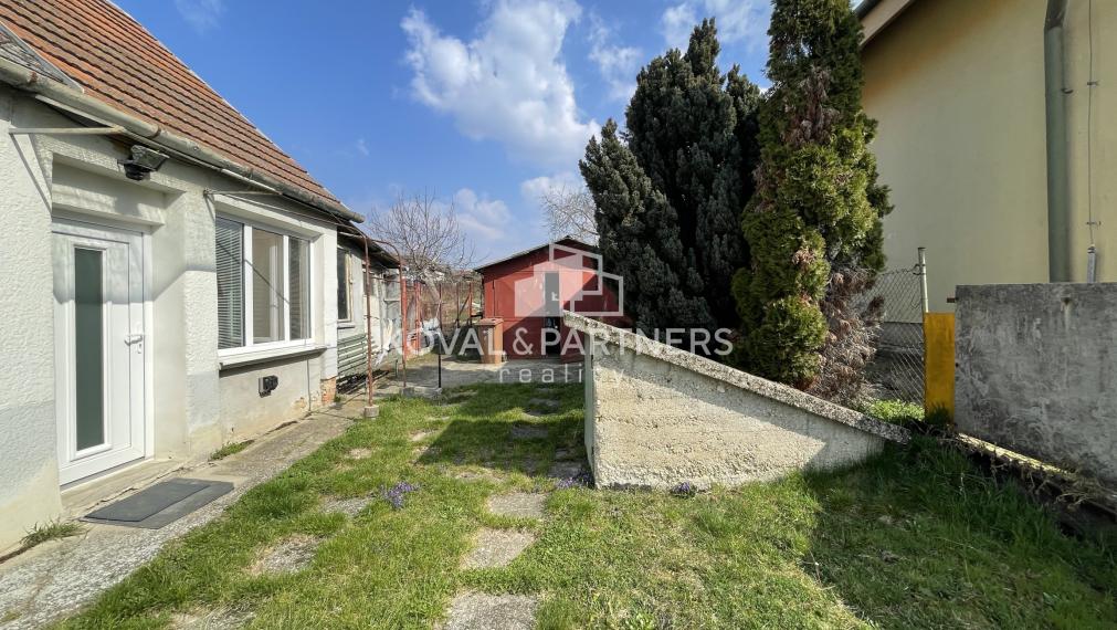 3 izbový rodinný dom s krásnym pozemkom 1511 m2 v Janíkovciach