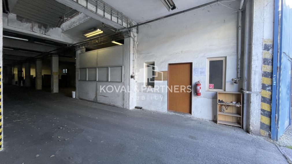 Prenájom priemyselného areálu - sklady a hala - Dolné Krškany