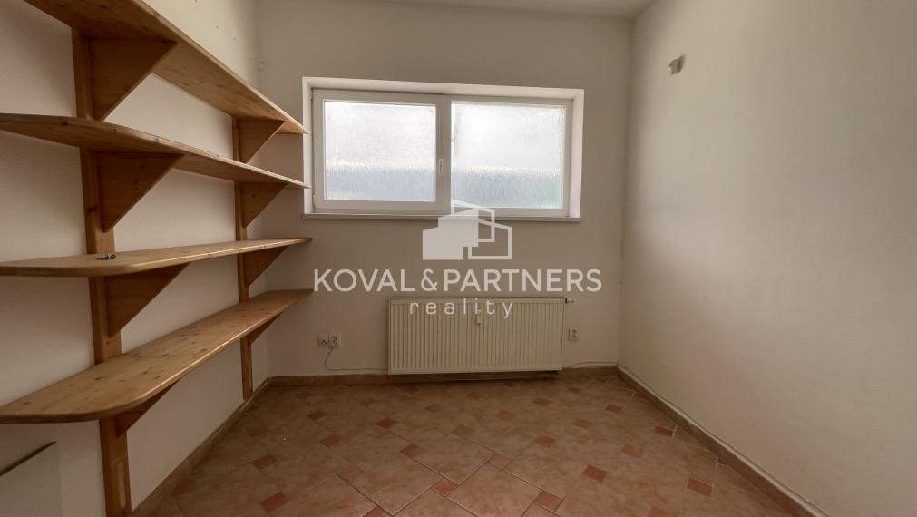 Prenájom HALY/SKLADU a KANCELÁRIÍ v Dolných Krškanoch