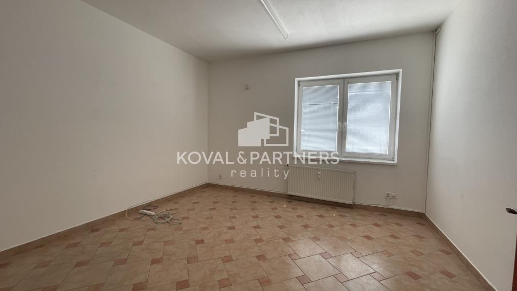 Prenájom kancelárie 17 m2 v Dolných Krškanoch pri Nitre