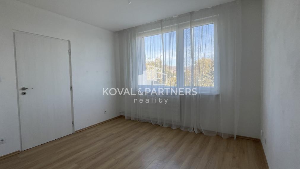 2 izbový byt s balkónom v Nitre, Chrenová
