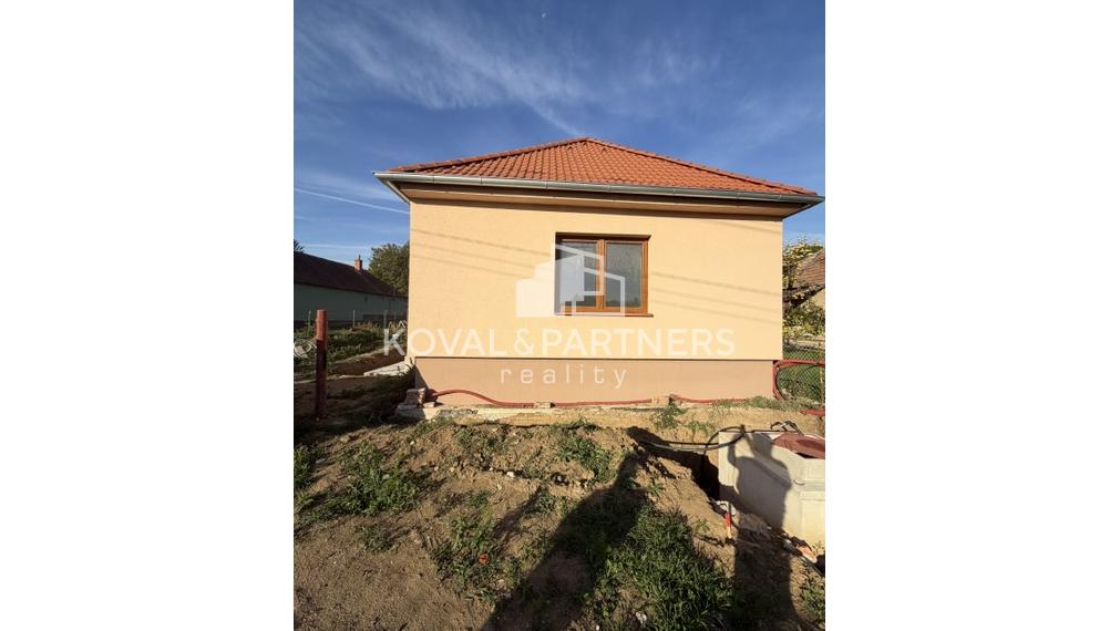 Ponúkame exkluzívne na predaj rodinný dom vo Veľkých Chyndiciach