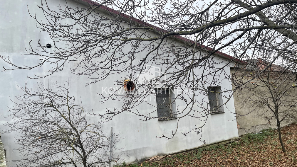 Na predaj Podnikateľský objekt v Jelšovciach