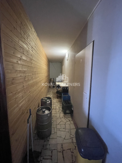 Na predaj Podnikateľský objekt v Jelšovciach