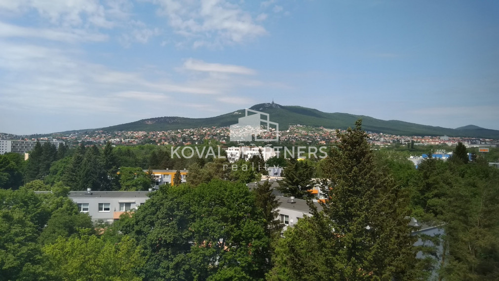 Rezervovaný... Prenájom priestranného bytu na Chrenovej, Nitra