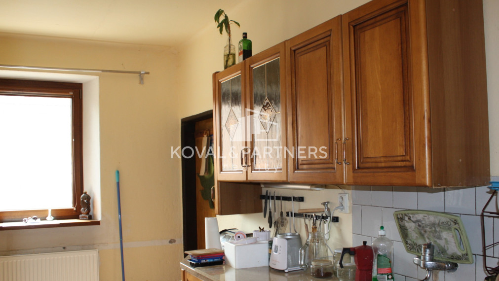 Rodinný dom na 73 á pozemku - Levice - Málaš