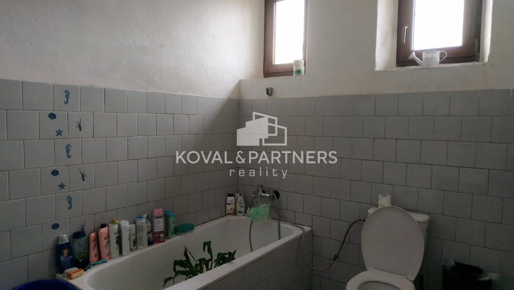 Rodinný dom na 73 á pozemku - Levice - Málaš