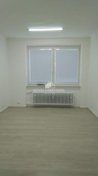 Na prenájom kancelárie v blízkom centre mesta od 10m2 do 35m2, Nitra