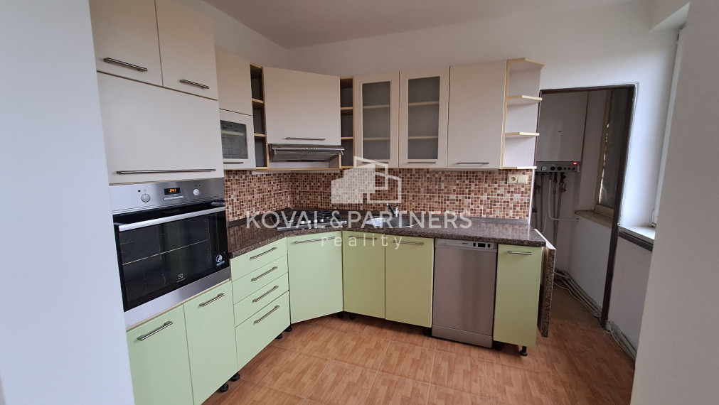 4-izbový byt s garážou a balkónom, 3D obhliadka