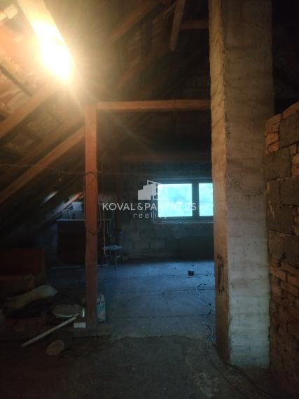 Rodinný dom na 73 á pozemku - Levice - Málaš