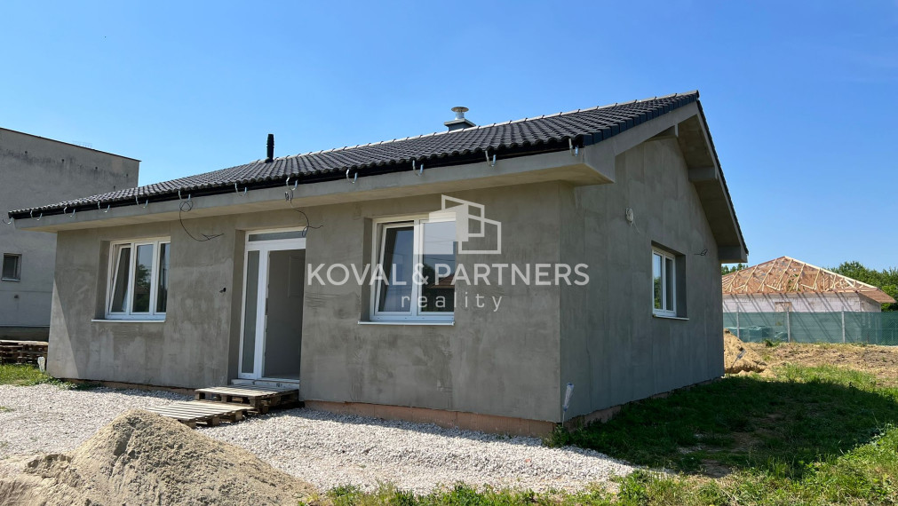 Na predaj novostavba 4 izbového rodinného domu Žitavce