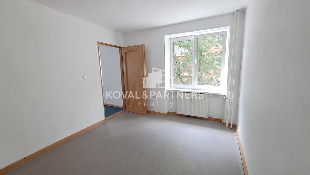 Na prenájom administratívne priestory 74 m2, v centre mesta Nitra, parkovanie