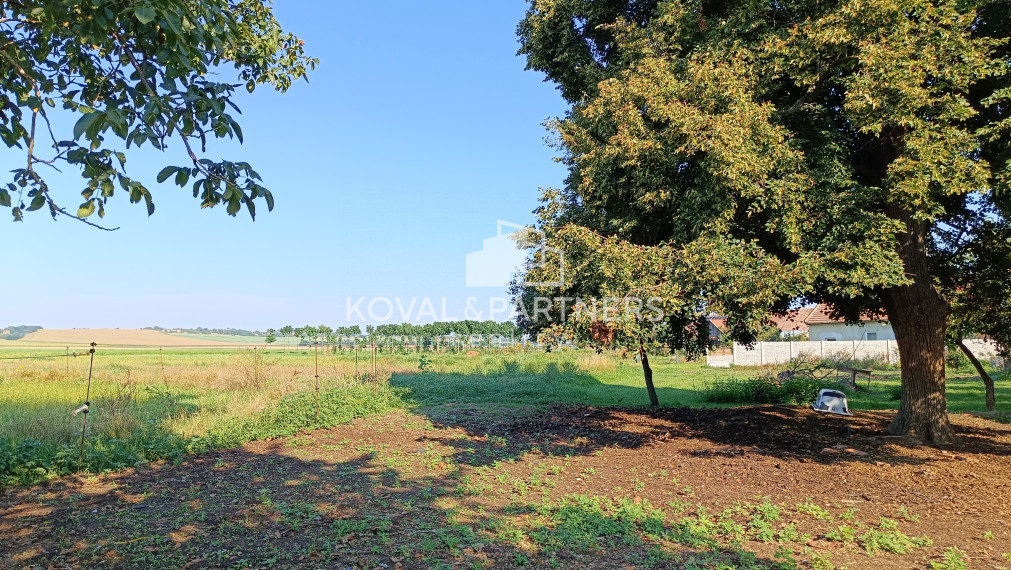 Rodinný dom na 73 á pozemku - Levice - Málaš