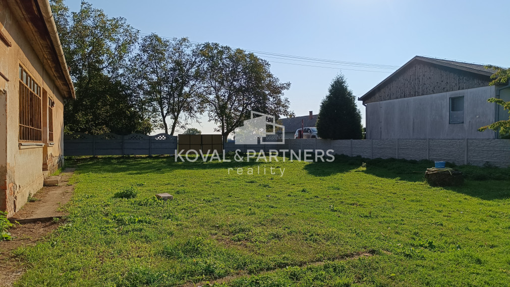 Rodinný dom na 73 á pozemku - Levice - Málaš