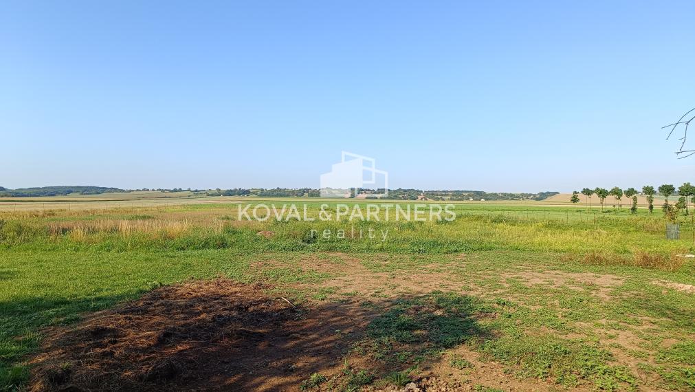 Rodinný dom na 73 á pozemku - Levice - Málaš