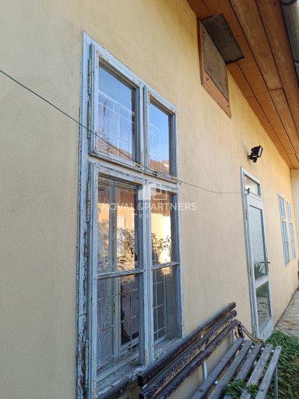 Dva domy so záhradou v centre - Levice