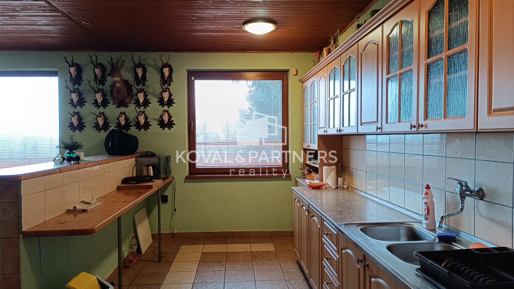 Rekreačný poľovný dom so strelnicou - Horné Otrokovce