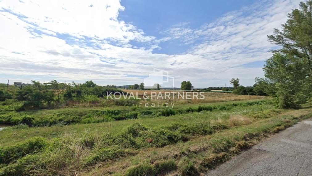 Pozemok v priemyselnej zóne 3696 m2 - Leopoldov