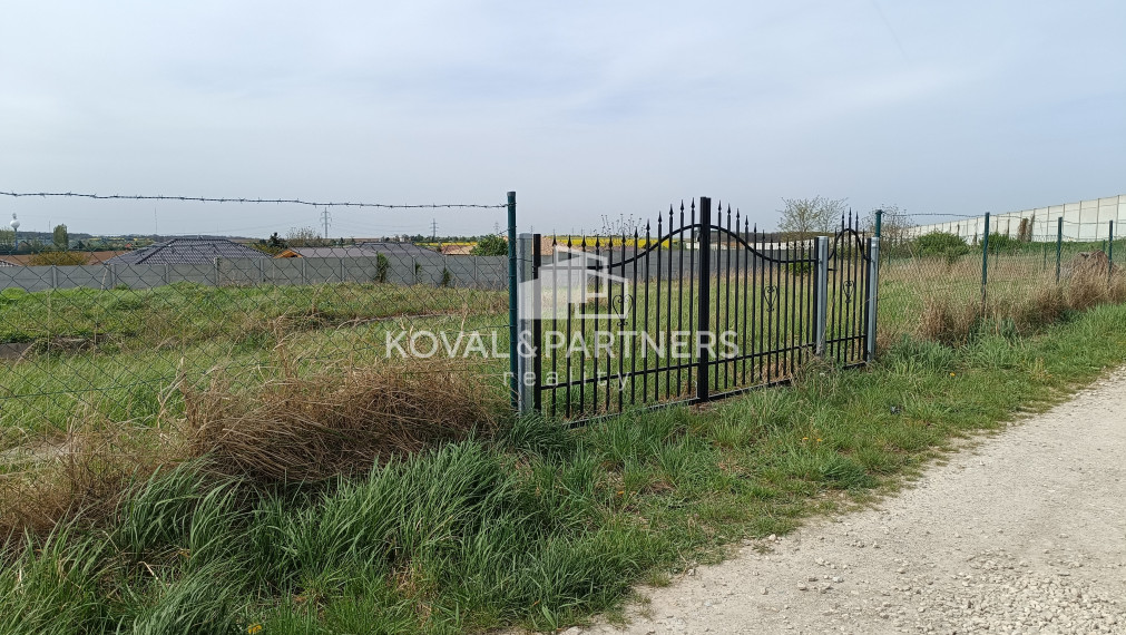 Pozemok 900m2 - Párovské Háje - Nitra