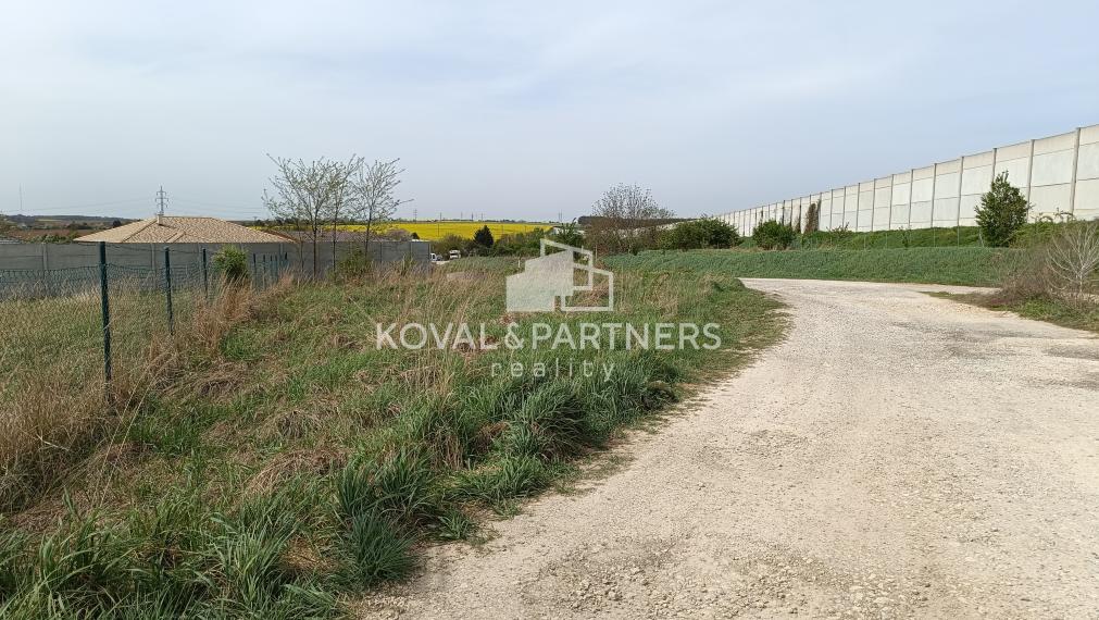 Pozemok 900m2 - Párovské Háje - Nitra