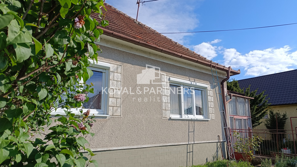 Klasický 3 izbový rodinný dom - Komjatice