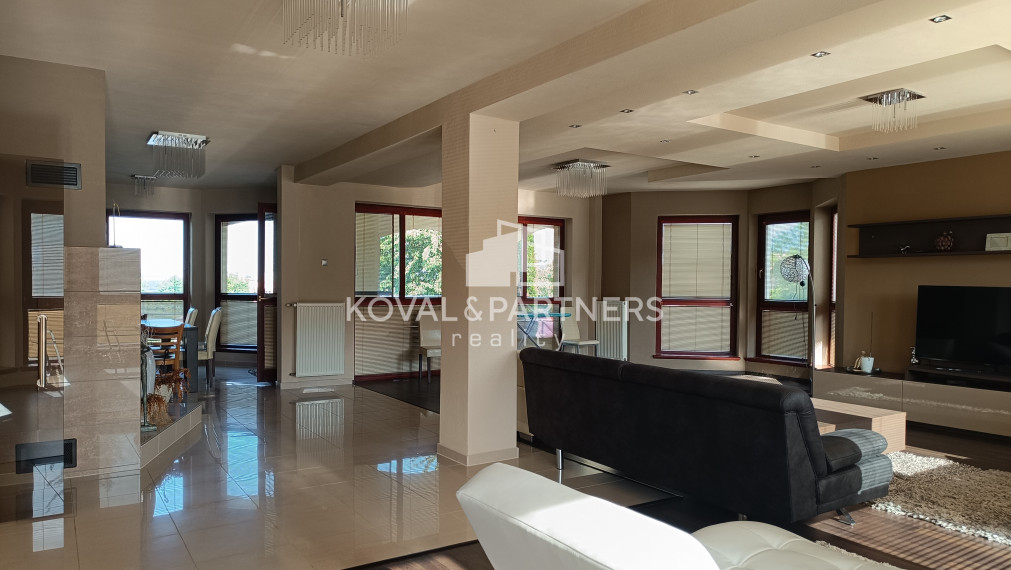 Rodinný dom (10 izieb) na prenájom - Nitra