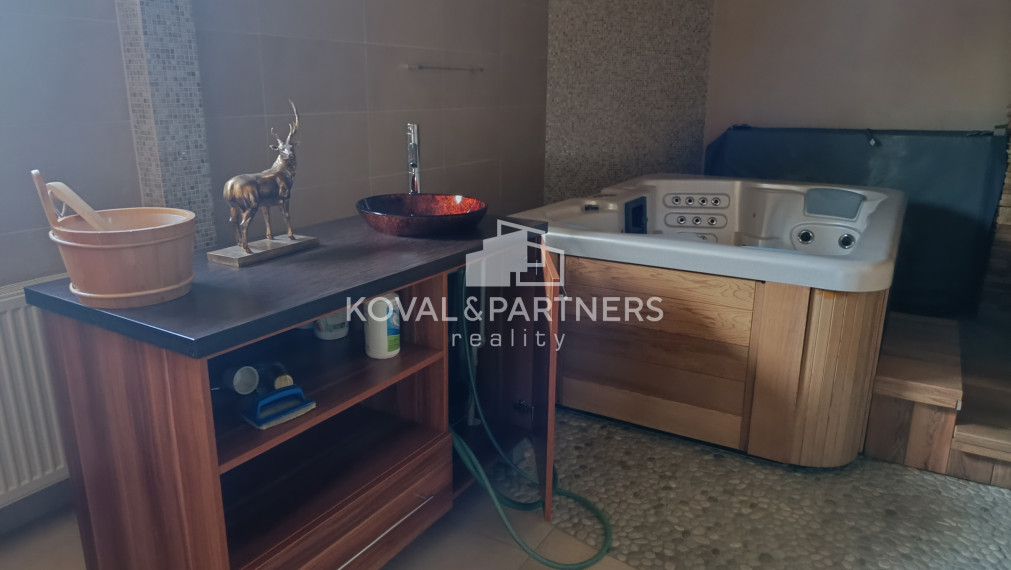 Rodinný dom (10 izieb) na prenájom - Nitra