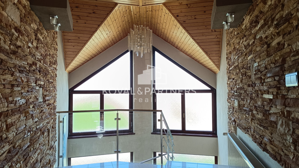 Rodinný dom (10 izieb) na prenájom - Nitra