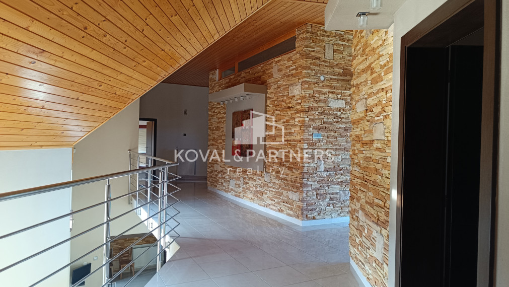 Rodinný dom (10 izieb) na prenájom - Nitra