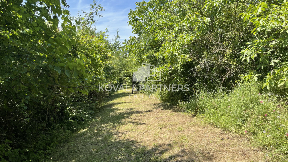 Záhrada s chatkou v Nitre, Dražovce