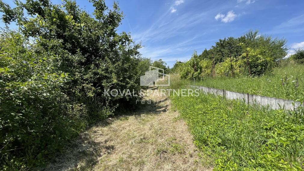 Záhrada s chatkou v Nitre, Dražovce