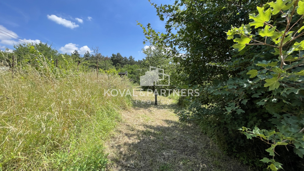 Záhrada s chatkou v Nitre, Dražovce