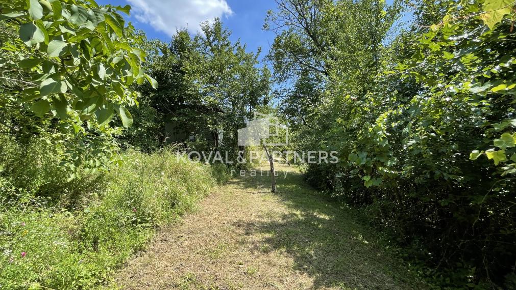 Záhrada s chatkou v Nitre, Dražovce