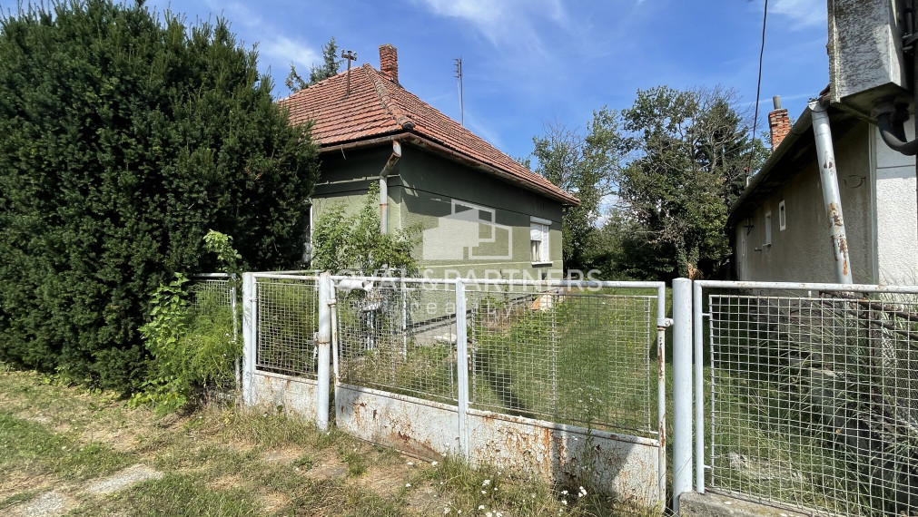 Rodinný dom s pozemkom 1720 m2