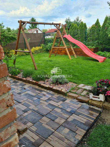 Pekná záhrada s domčekom priamo v meste Šaľa