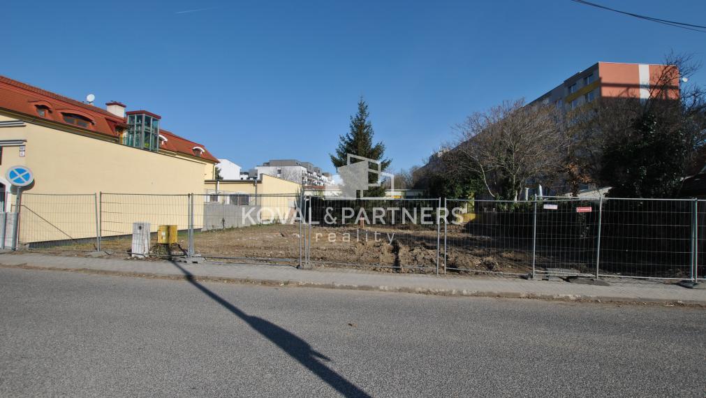 Koval & partners ponúka exkluzívne na predaj stavebný pozemok v centre mesta Nitry