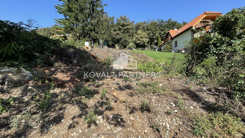 Na predaj pozemok v Nitre na Zobore