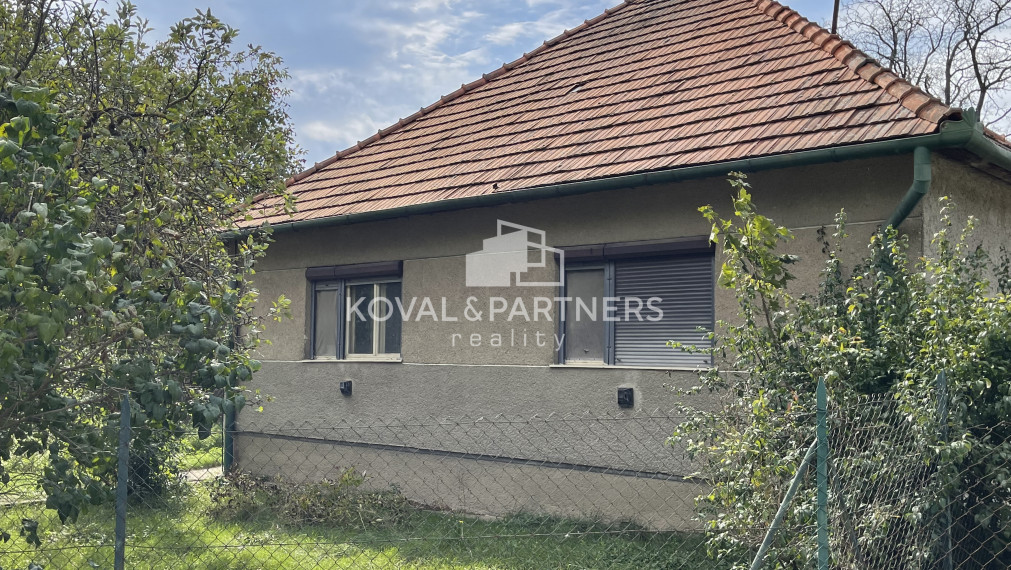 Znížená cena - Rodinný dom s pozemkom v Beladiciach