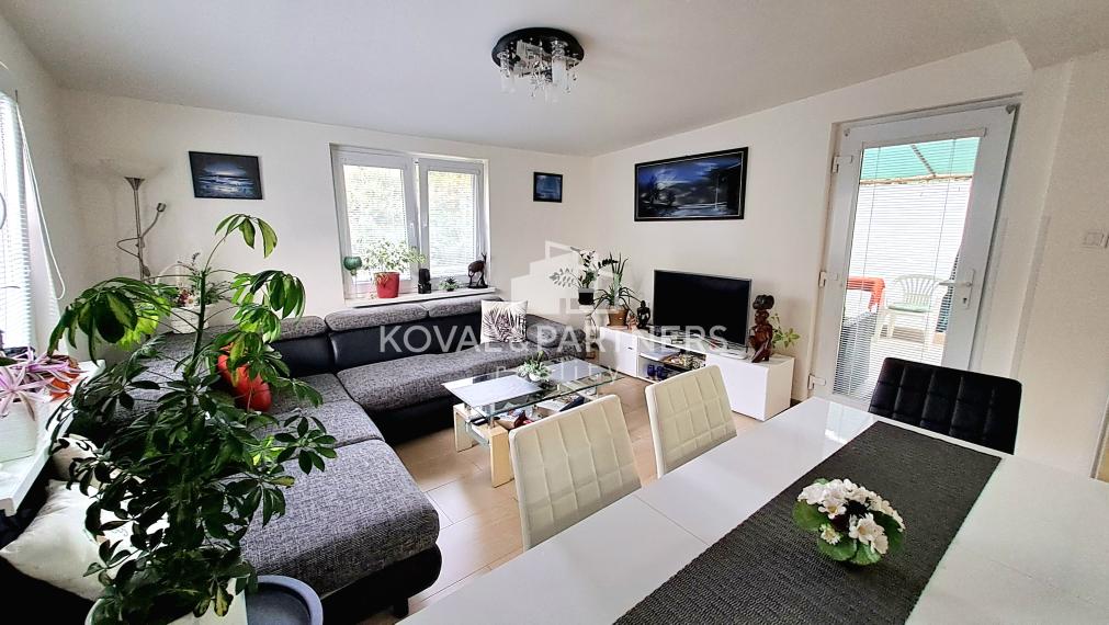 Podkrovná chata/rodinný dom, Párovské Háje, pozemok 700 m2