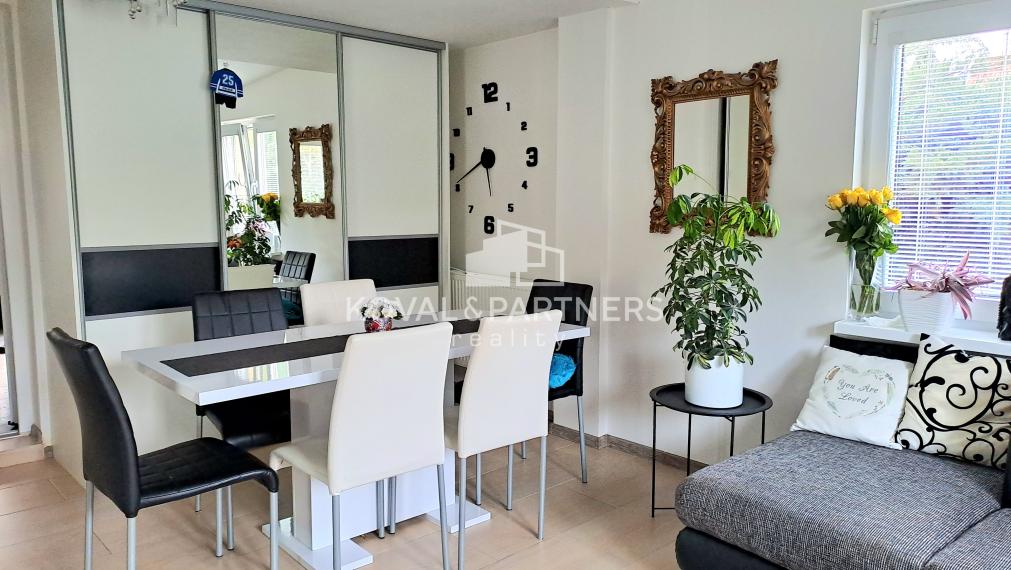 Podkrovná chata/rodinný dom, Párovské Háje, pozemok 700 m2