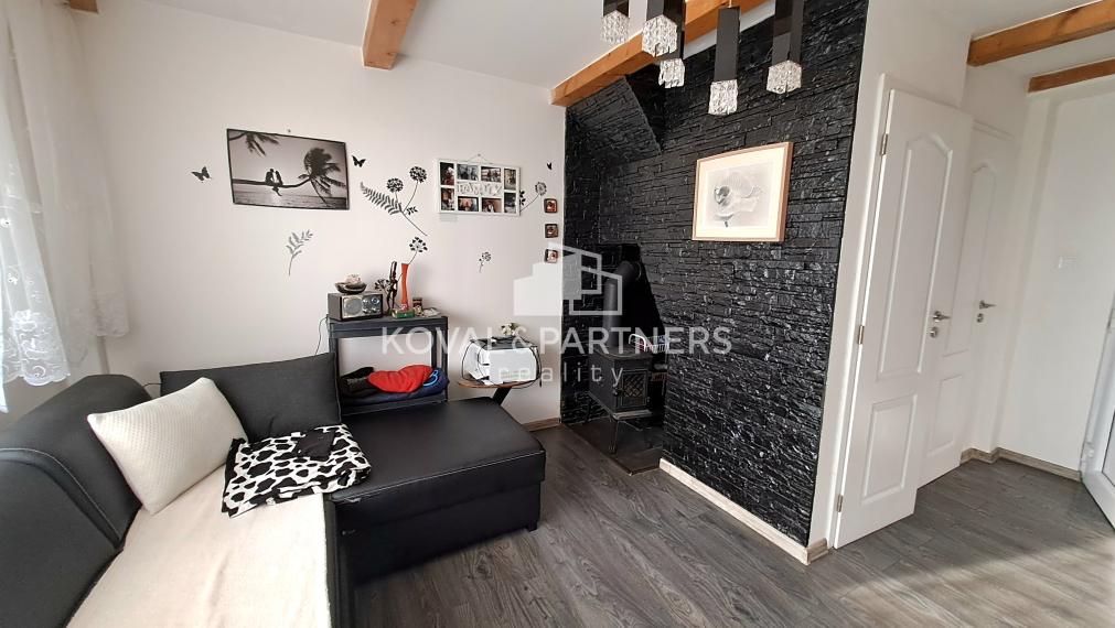 Podkrovná chata/rodinný dom, Párovské Háje, pozemok 700 m2