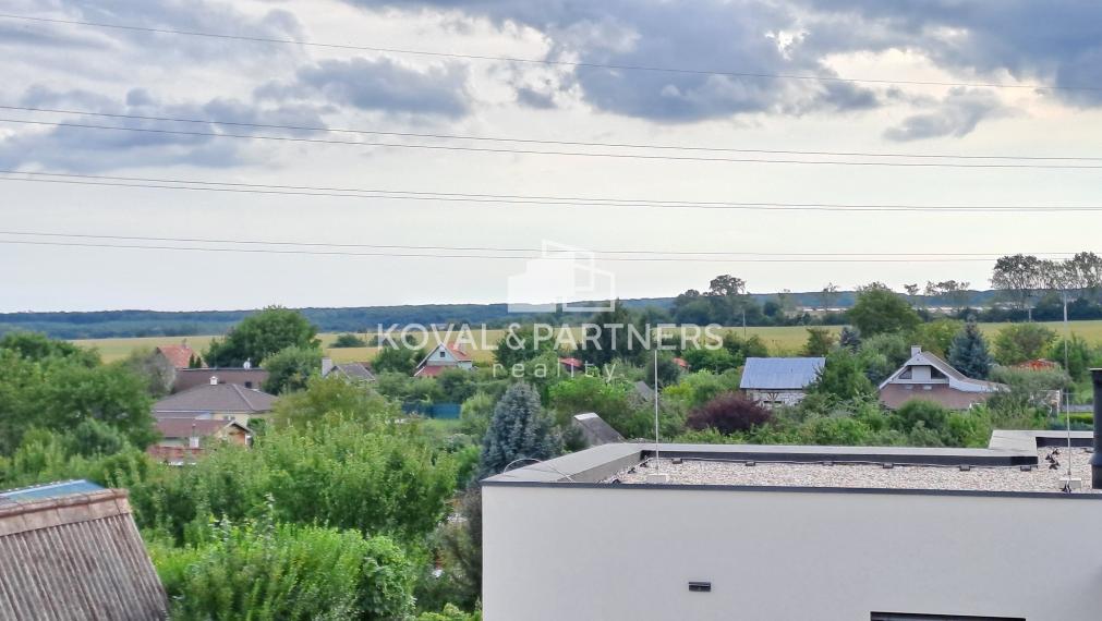 Podkrovná chata/rodinný dom, Párovské Háje, pozemok 700 m2