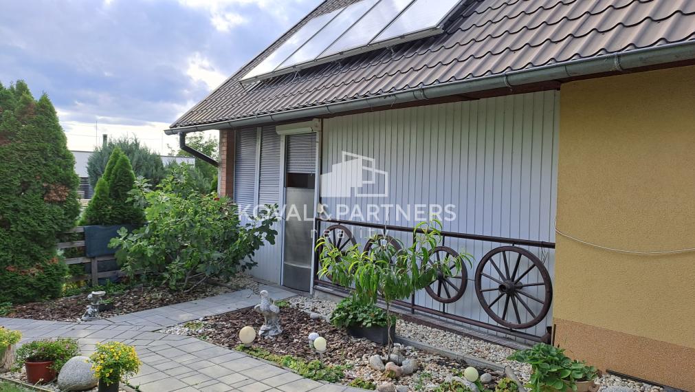 Podkrovná chata/rodinný dom, Párovské Háje, pozemok 700 m2