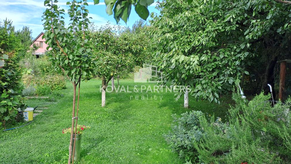 Podkrovná chata/rodinný dom, Párovské Háje, pozemok 700 m2